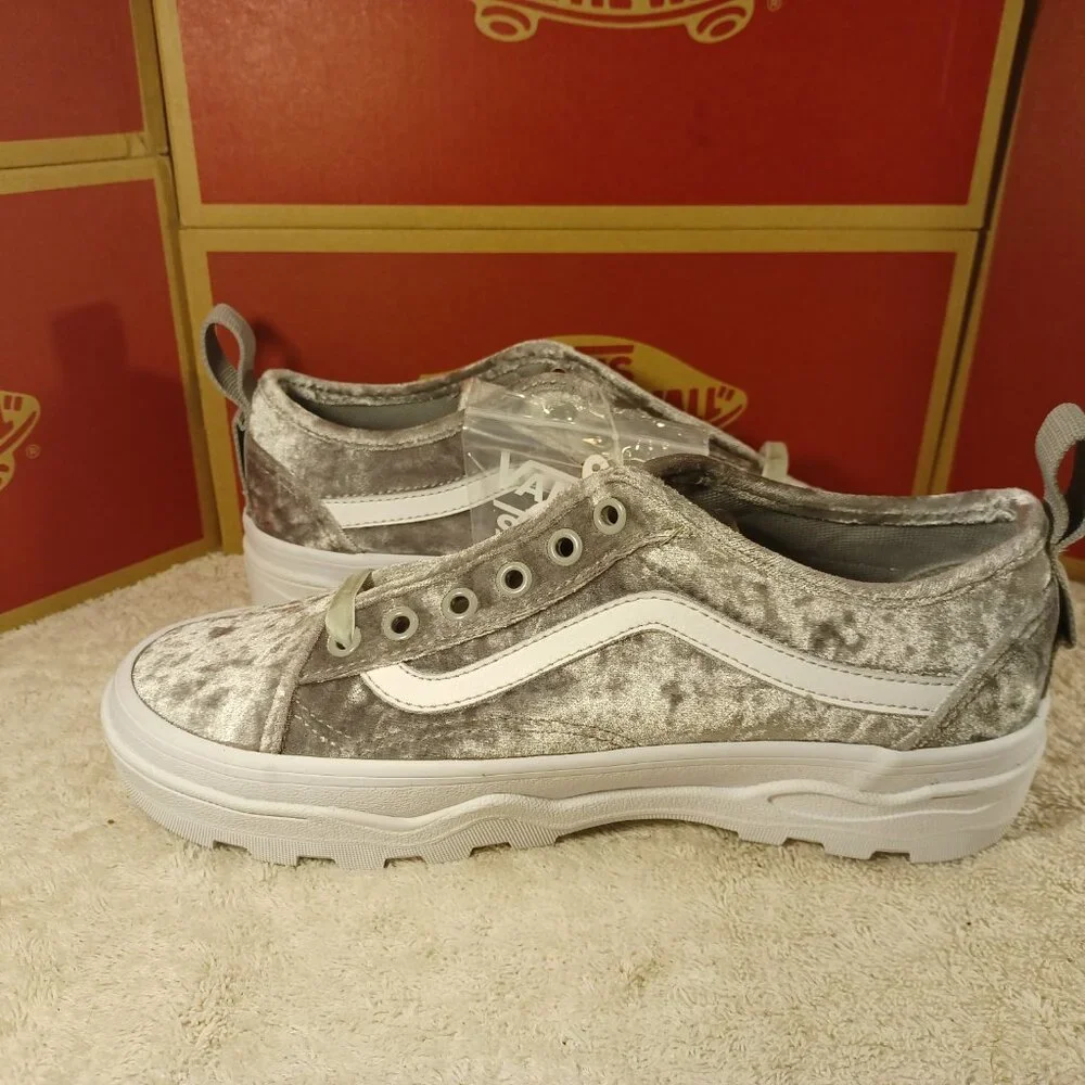 Vans Men's 7/Women's 8.5 Sentry Old Skool Crushed Velvet Silver/White